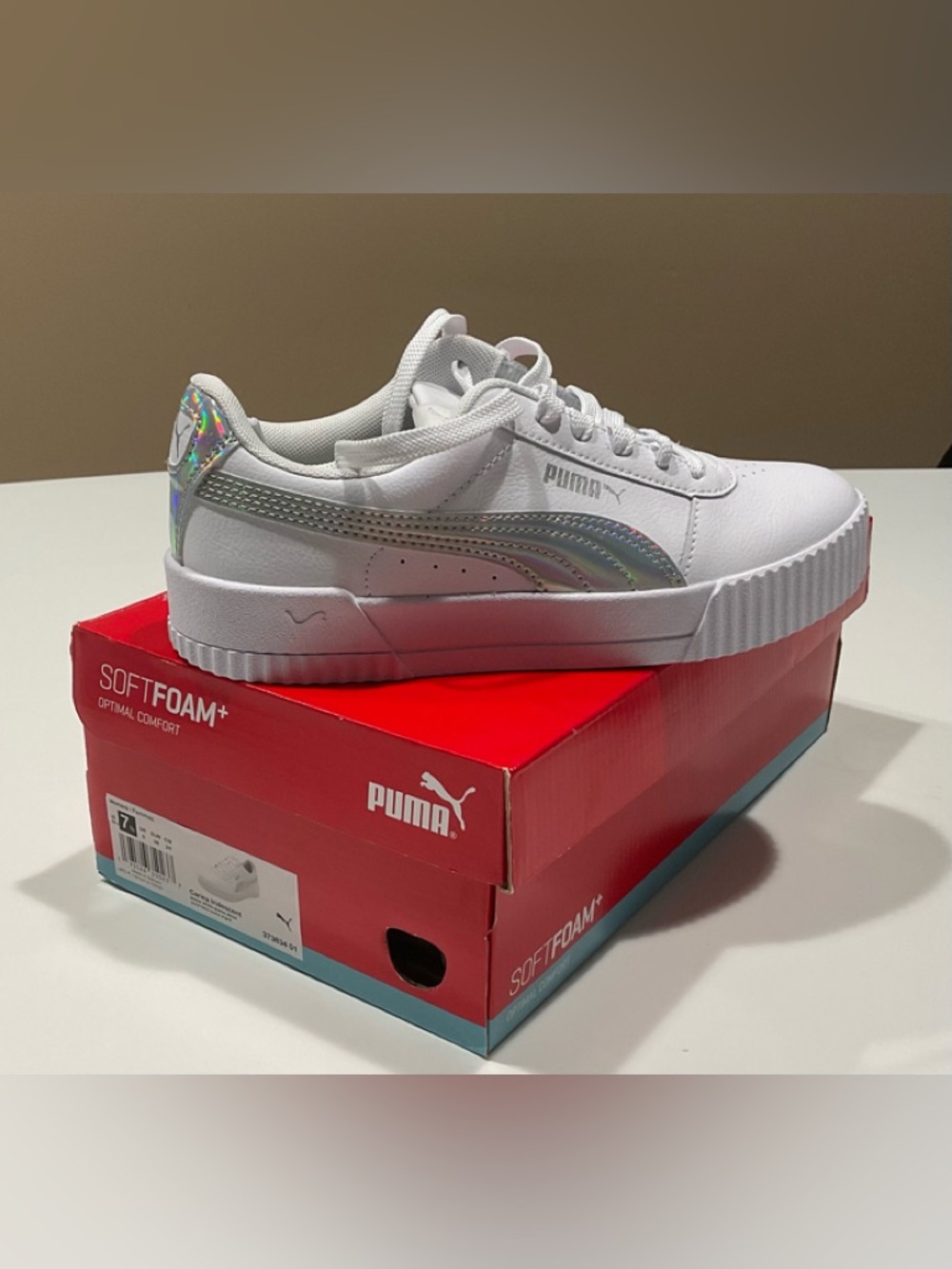 🍏🍏🍏 NWT White/Silver Leather Puma Sneakers, Size 7.5